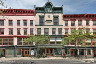 Building Photo - 275-283-283 River St