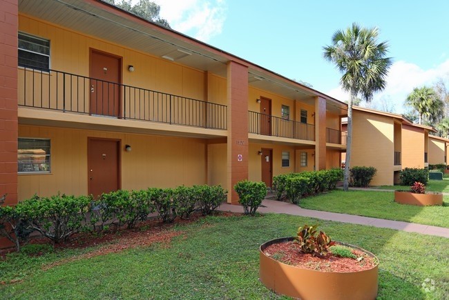 Foto del edificio - Palm Lake Apartments