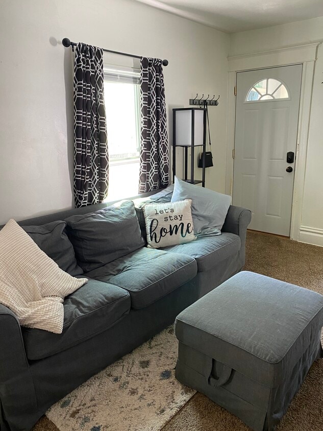 Primary Photo - 410 Dakota St