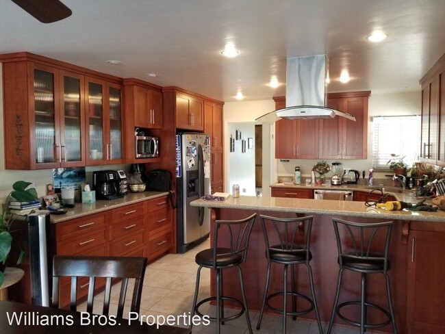 Building Photo - 4 br, 2 bath House - 630 Dale Way