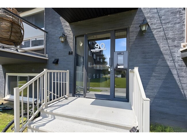 Building Photo - 90 R.Front