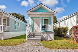 Building Photo - 171 Paradise Ave Building Photo - 171 Paradise Ave