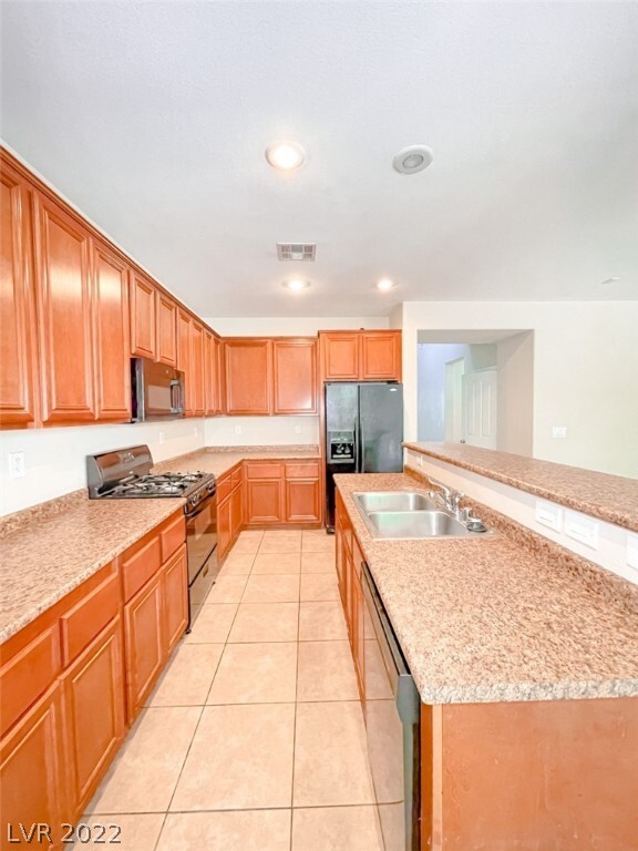 Building Photo - 5501 Pinecroft Dr