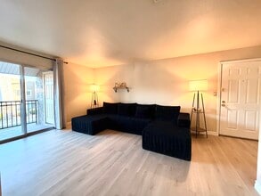 Building Photo - 5314 River Glen Dr