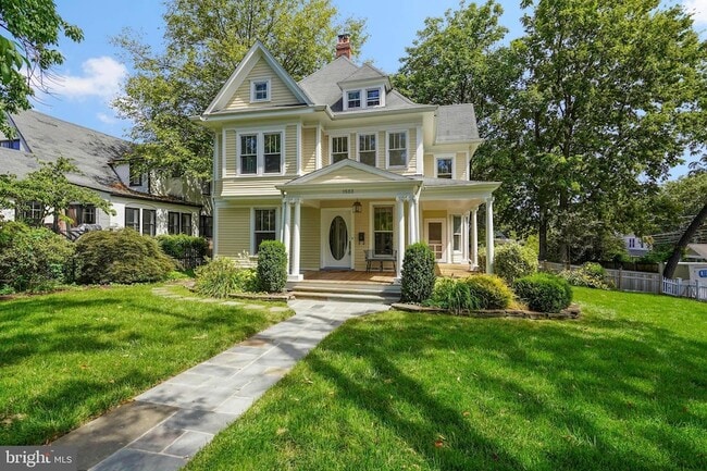 Photo - 1503 Russell Rd House