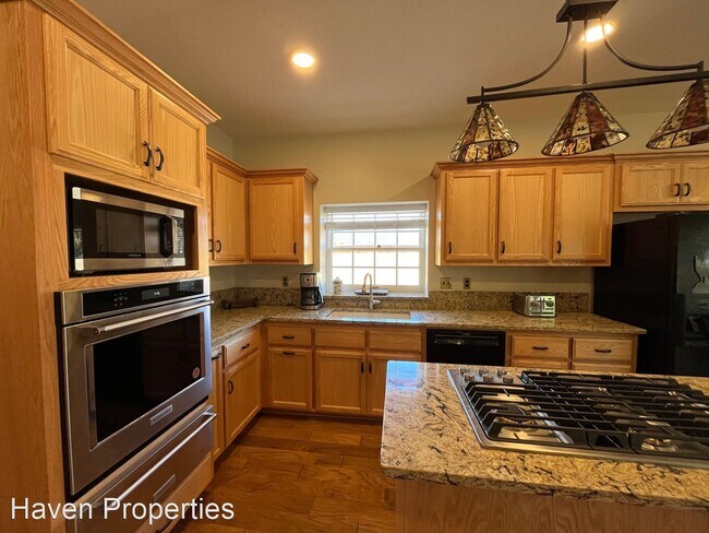 Foto del edificio - 5 br, 3 bath House - 1924 Hope St