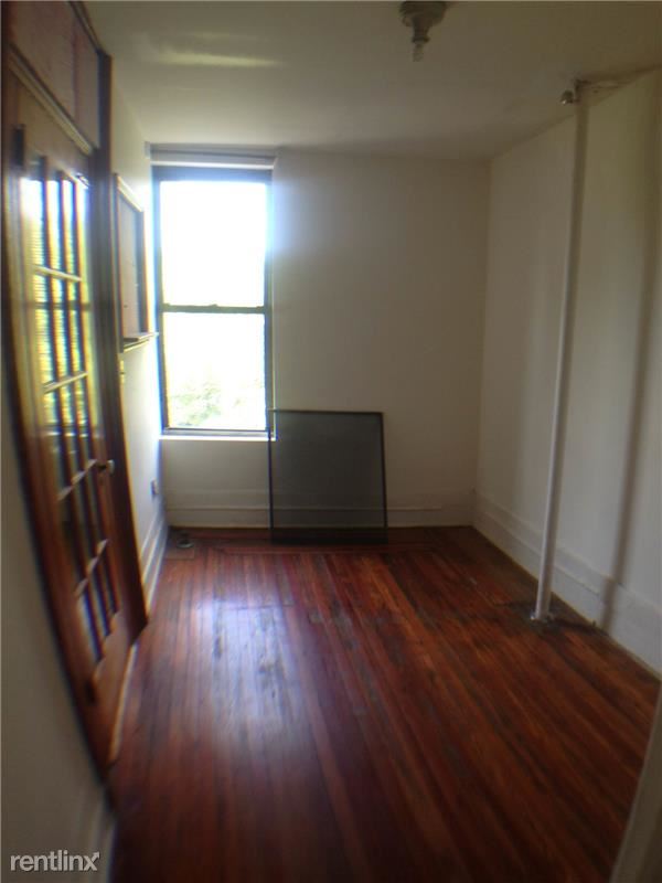 Building Photo - 256 Manhattan Ave