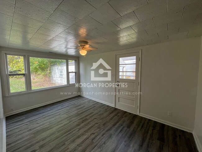 Foto del edificio - 619 Woodlawn Dr