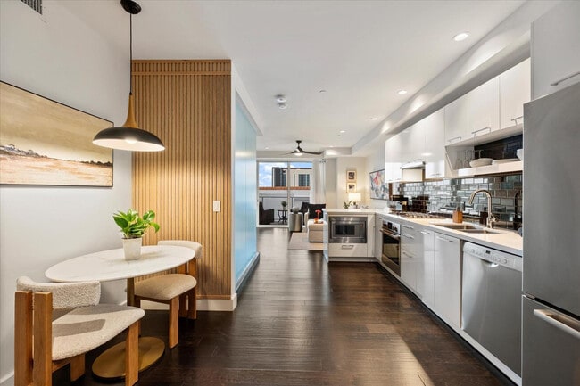 Foto del edificio - 4422 N 75th St