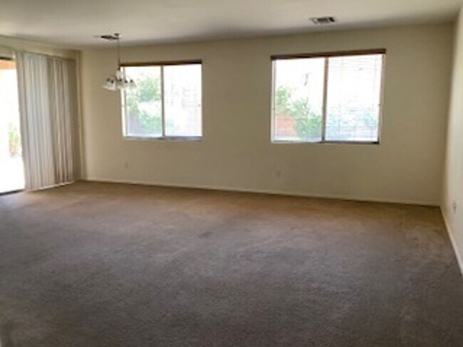 Building Photo - NORTHWEST HOME FOR RENT