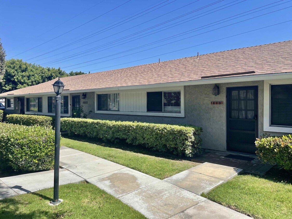 8002 Worthy Dr, Westminster, CA 92683 Townhome Rentals in Westminster