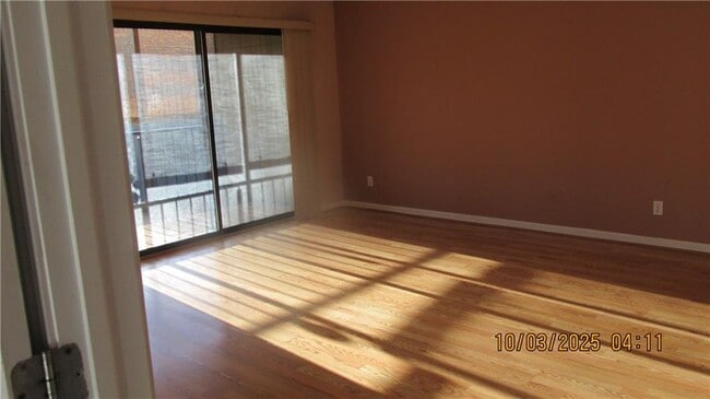 Foto del edificio - 650 E Greenwich Ave