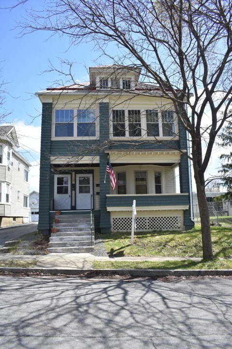 Primary Photo - 2 Woodrow Ct