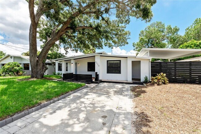 Building Photo - 4320 S Cameron Ave