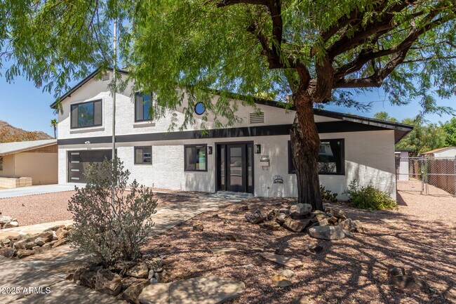 Foto del edificio - 2210 E Everett Dr