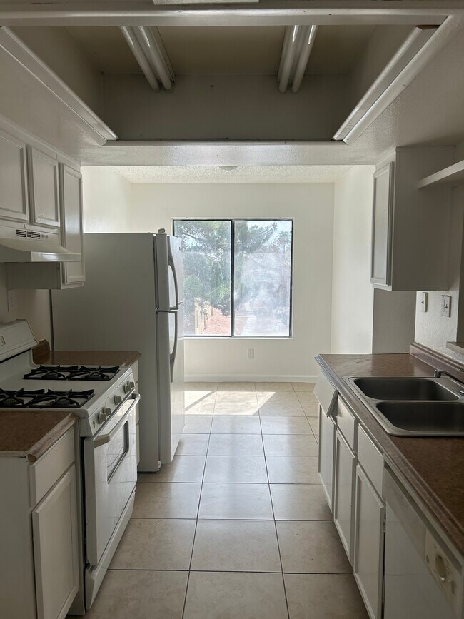 Building Photo - 2841 Wheelwright Dr