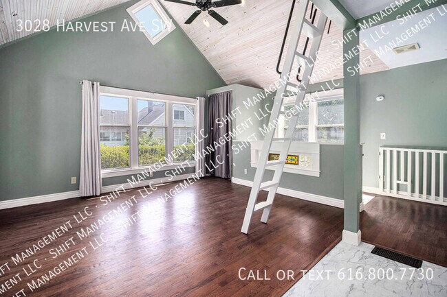 Foto del edificio - 3028 Harvest Ave SW