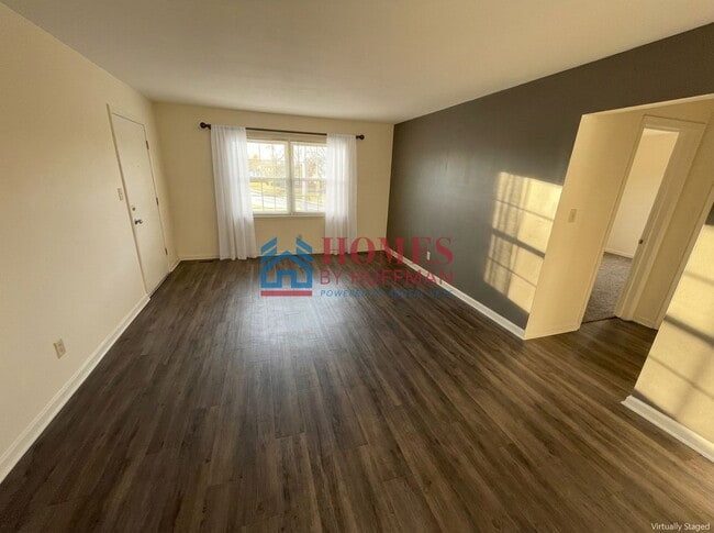 Building Photo - Upstairs | Two Bedroom Apartment