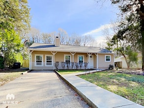 Building Photo - 4811 McAlpine Ln