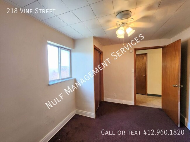 Building Photo - 218 Vine St