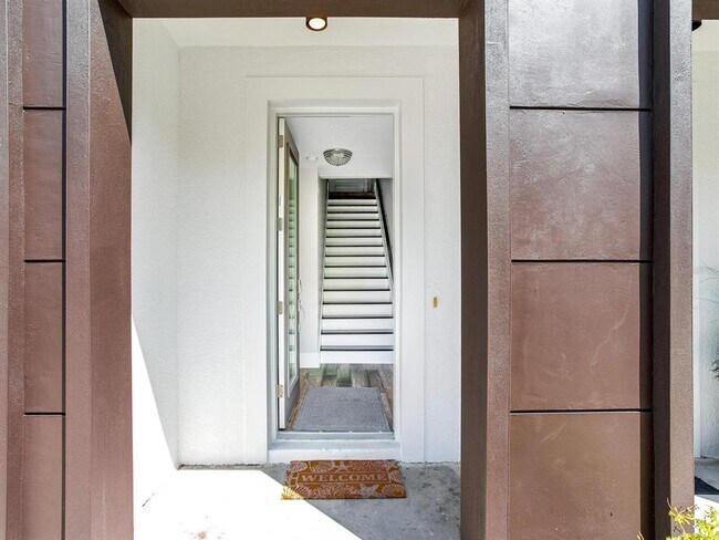 Foto del edificio - 156 175th Ave E