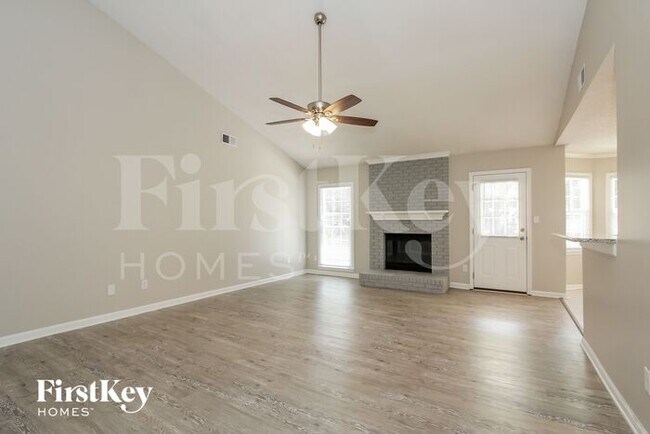 Foto del edificio - 13646 Annsdale Ln