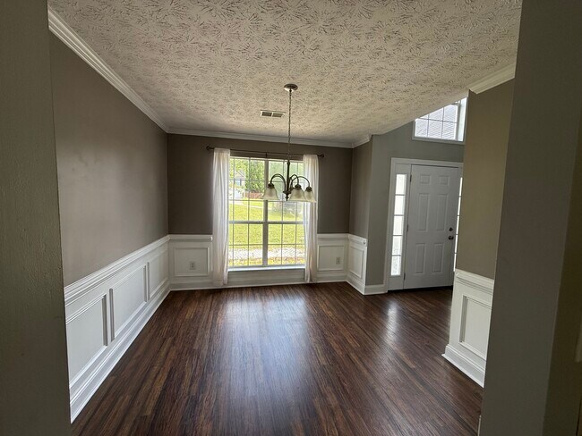 Building Photo - 945 Lochwolde Ln