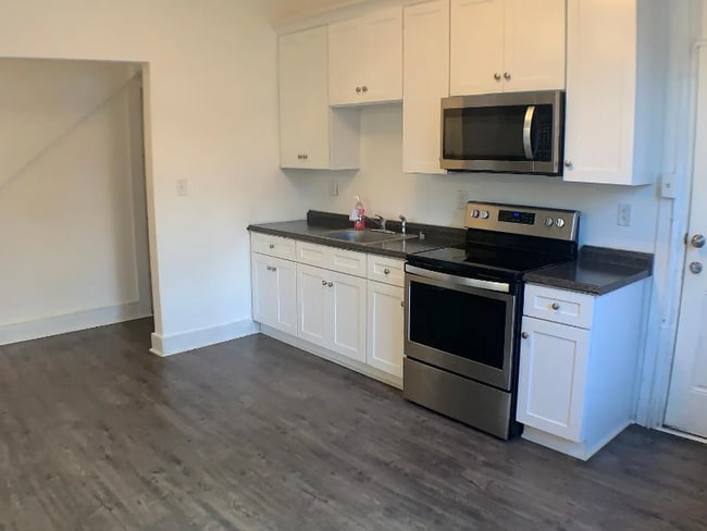 Building Photo - 402 S Lime St