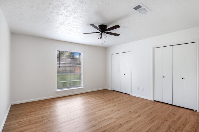 Building Photo - 212 Normal Park Dr