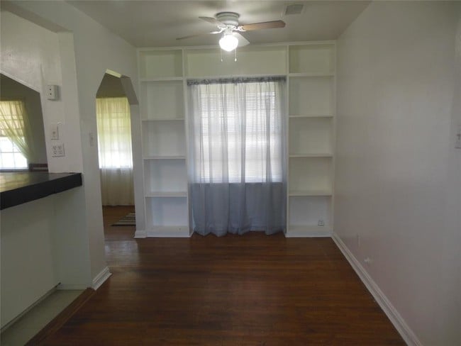 Building Photo - 4827 Eppes St