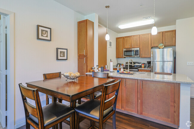 Interior Photo - Aldrich 51 - 1002