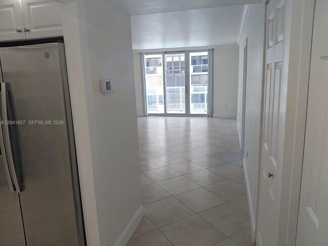 Foto del edificio - 5701 Collins Ave