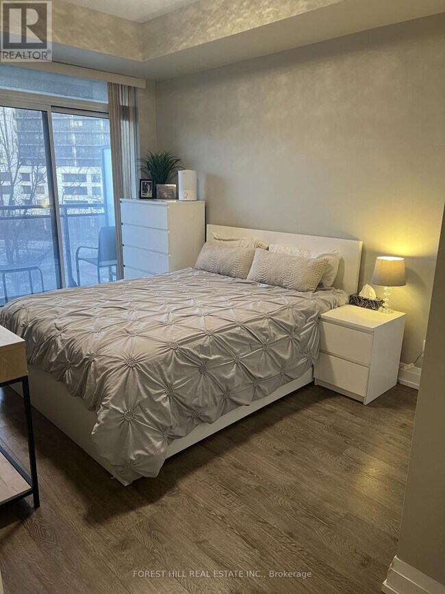 Building Photo - 1070 Sheppard Ave W