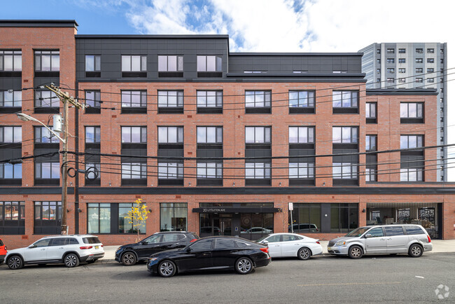 Foto del edificio - 20 Littleton Ave. Affordable Housing for Rent