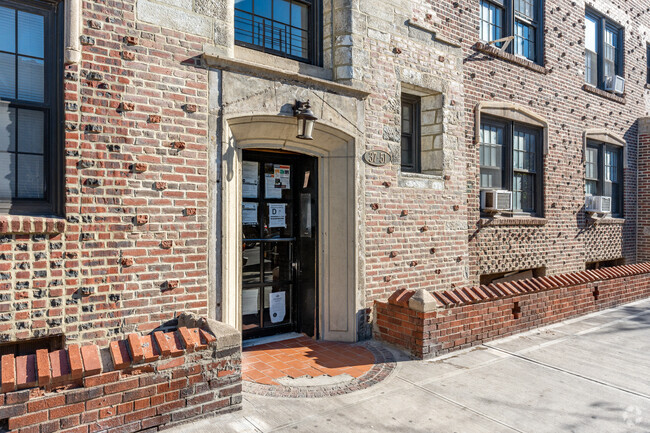 Building Photo - 37-51-37-55 79th St