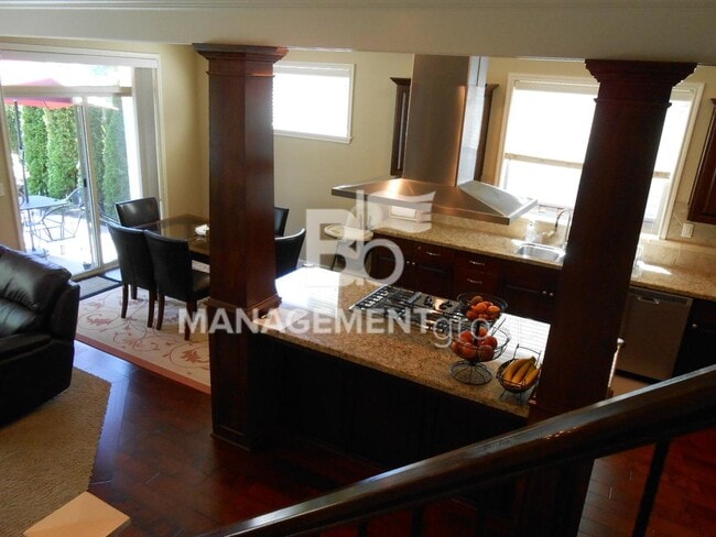 Building Photo - Beautiful NW Portland Home with Neighborho...