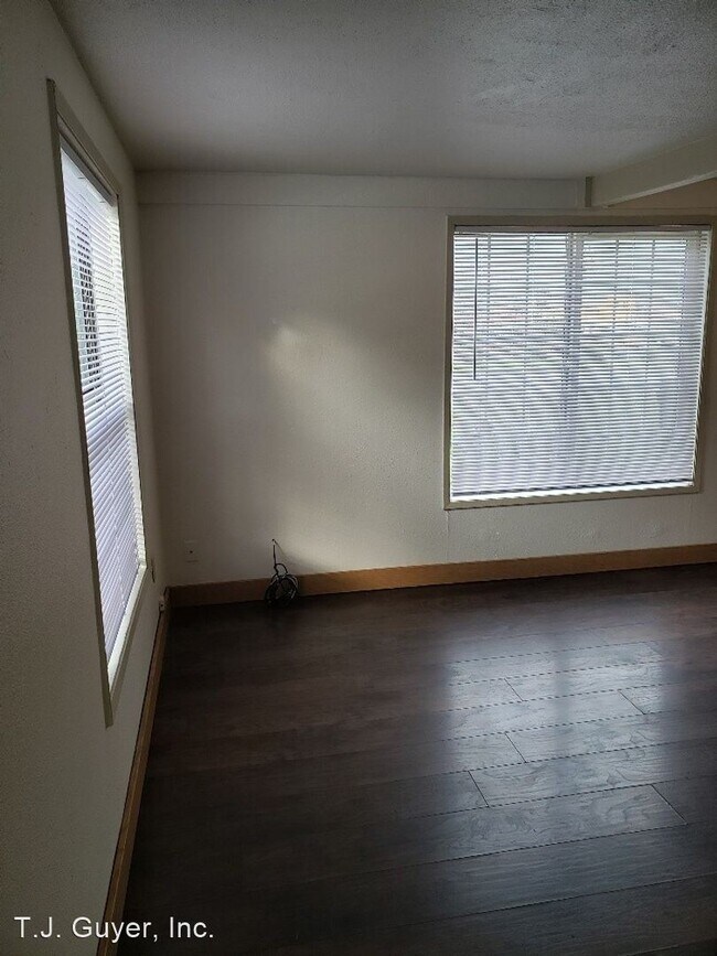 Building Photo - 3 br, 1 bath House - 405 Girard Street