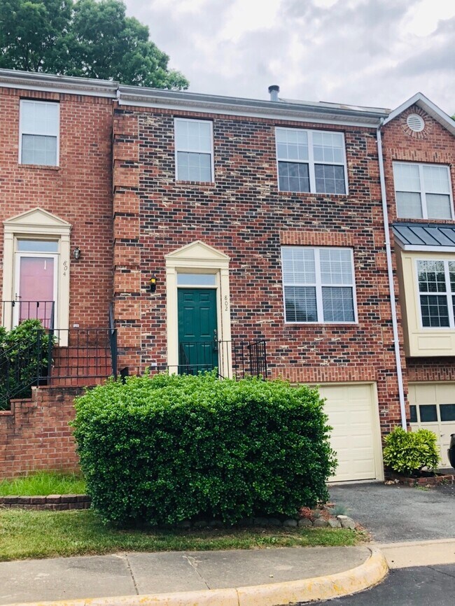 Foto del edificio - STAFFORD TOWNHOUSE - HANDY TO QUANTICO, SH...