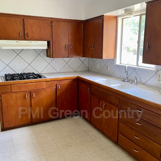 Foto del edificio - 5462 N Johnstown Ave