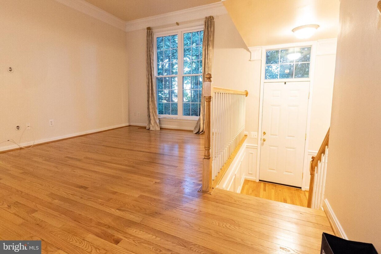 6007 Riddle Walk, Alexandria, VA 22312 Townhouse for Rent in