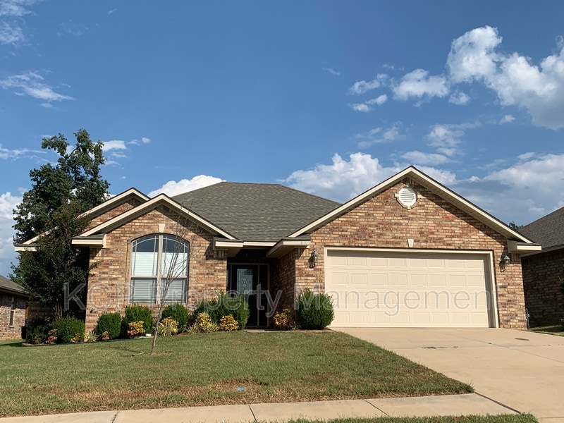 Primary Photo - 6105 Red Cedar Cir