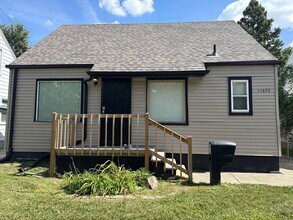 Building Photo - This beautifully updated 3-bedroom, 1-bath single-family home is ready for move-in!