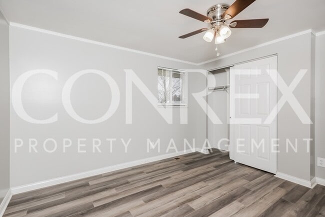 Building Photo - Adorable 4 Bedroom in Englewood