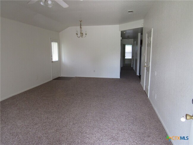 Building Photo - 3903 Hitchrock Dr