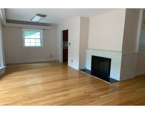 Foto del edificio - 66 Draper Rd