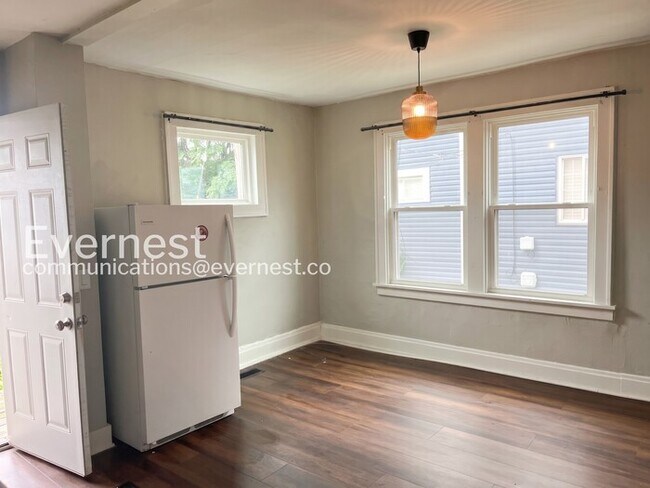 Foto del edificio - 444 E Woodrow Ave