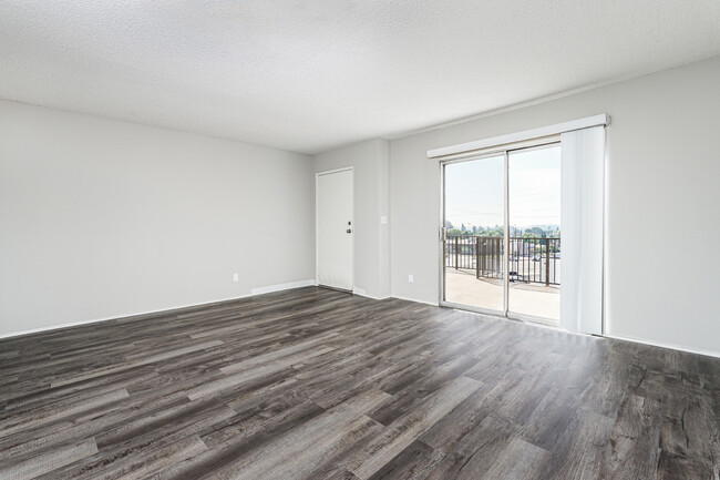 Foto del edificio - La Habra Pines Apartments