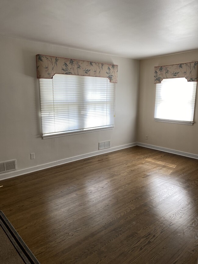 Living Room - 530 E Passaic Ave