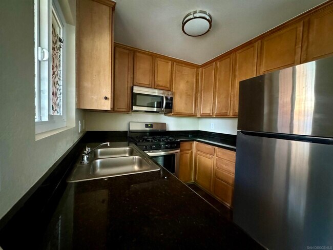 Building Photo - 506 Calle Montecito