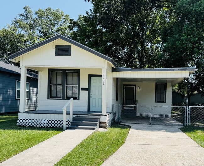Building Photo - 1136 N 28th St